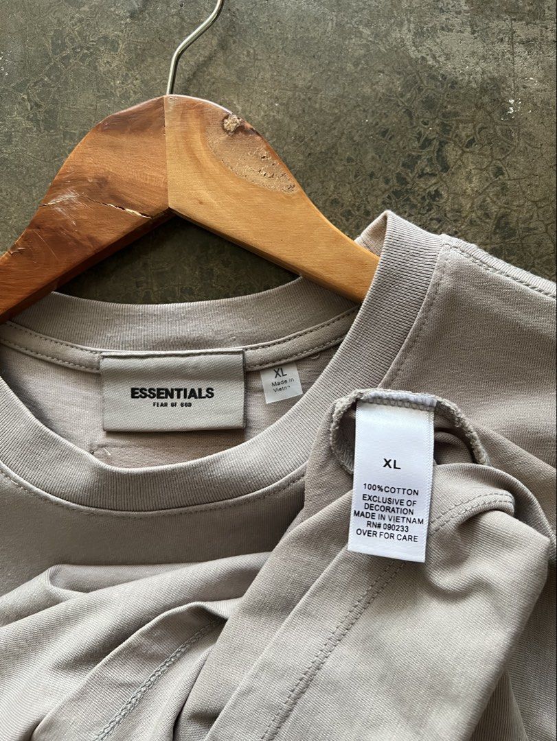 Essentials (Category: Formal Shirts) located in San Jose. Submitted by alfredsimp84191 (Listing ID 1443080861, Image 3). Description: Dimes:22x28 Excellent Condition 10/10 Color Rate No Issue.