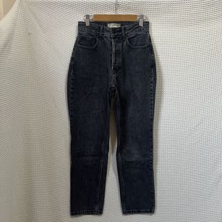 (Category: ) located in . Submitted by especiallyjeans04 (Listing ID 1444799036, Image 1). Description: .