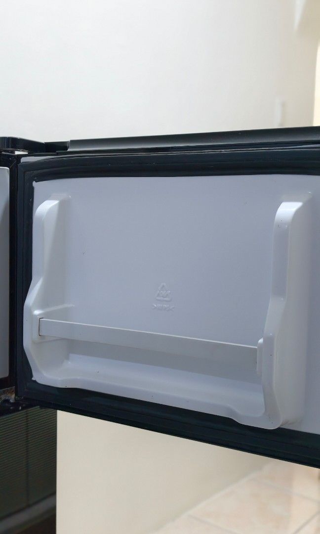 EZY TWO-DOOR REFRIGERATOR (Category: Refrigerators and Freezers) located in Quezon City. Submitted by vintagekittyph (Listing ID 1444813976, Image 3). Description: No issues with the unit (upgraded to a bigger fridge since moving out of a condo) Cleaned already Pick-up only COD not accepted.