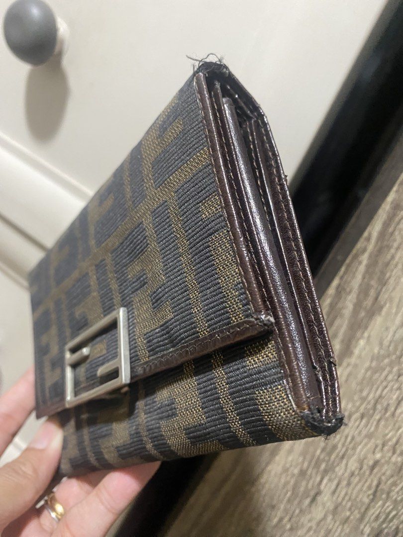 Fendi wallet (Category: Luxury Bags & Wallets) located in Pasig City. Submitted by maricorniccc (Listing ID 1444803127, Image 2). Description: Original Negotiable.