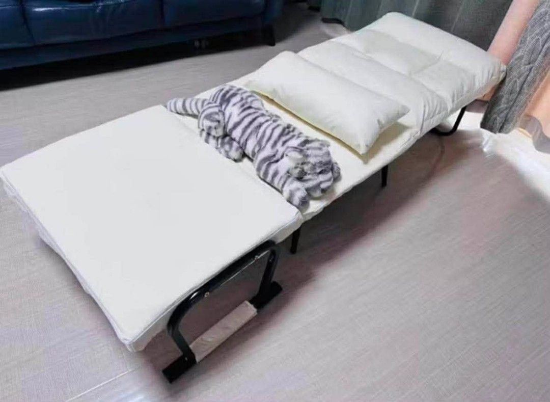 Folding Accent Sofa Bed (Category: Sofas) located in Marikina City. Submitted by marcobarbado.cloud (Listing ID 1444809257, Image 2). Description: .