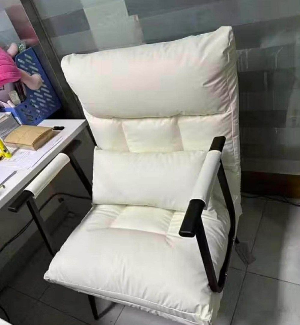 Folding Accent Sofa Bed (Category: Sofas) located in Marikina City. Submitted by marcobarbado.cloud (Listing ID 1444809257, Image 3). Description: .