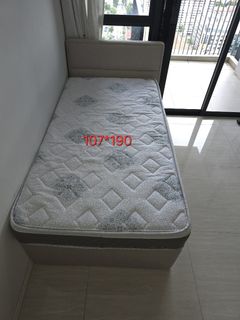 (Category: ) located in . Submitted by yongwu0513 (Listing ID 1444733052, Image 1). Description: .