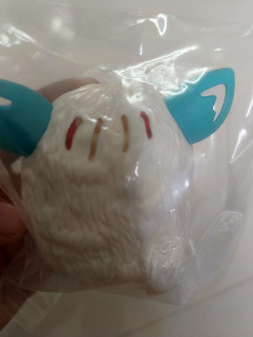 Furby McDonald's (Category: Character Goods) located in Caloocan City. Submitted by appleblossoms07 (Listing ID 1444744674, Image 2). Description: lightly used, tumutunog pag inalog apps.
