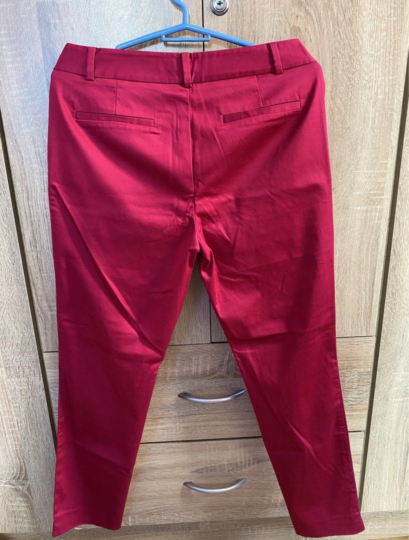 G2000 Woman - Pink Trouser (Category: Other Bottoms) located in Bulacan. Submitted by prelovedlane (Listing ID 1444743887, Image 2). Description: -For Size, refer to the tag -With minor run on left side (barely noticeable when worn). Still presentable and good for office or casual wear. -Please manage your expectations since this is a preloved item *No return, no exchange. Please review all photos, measurements, and description before purchasing.