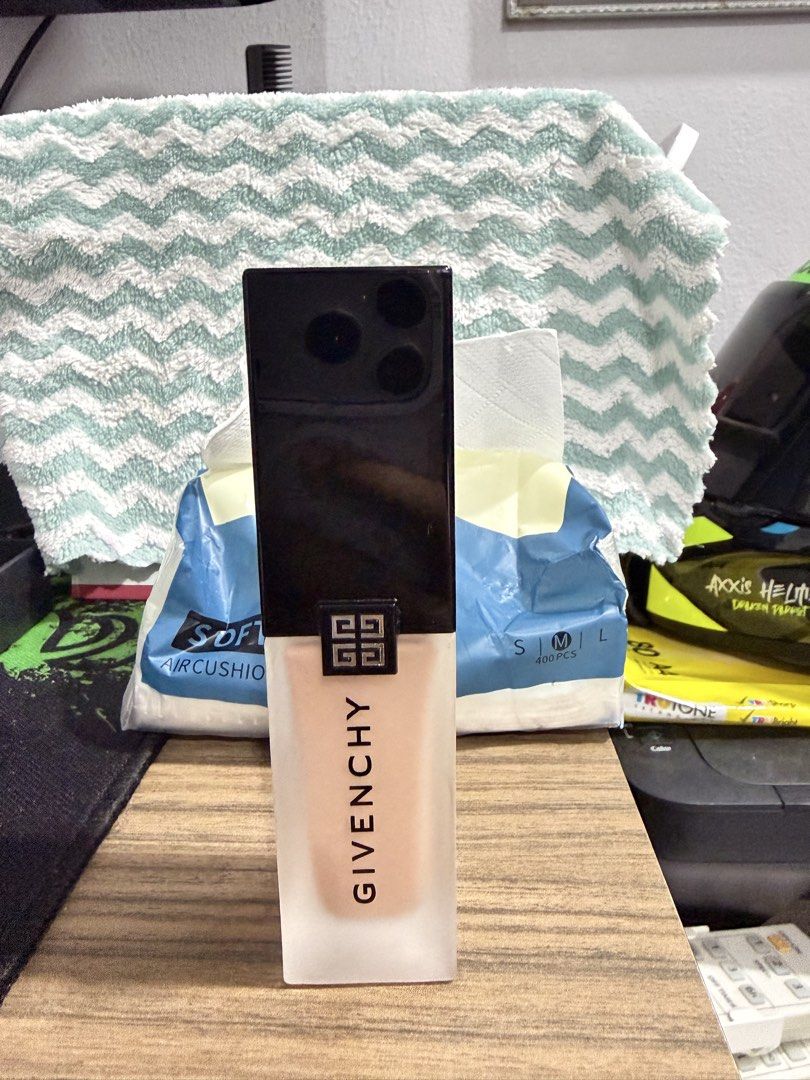 Givenchy Foundation code C240 (Category: Makeup) located in Seberang Jaya. Submitted by ainimakeupaddicts (Listing ID 1444701273, Image 1). Description: Maybe left 50% .