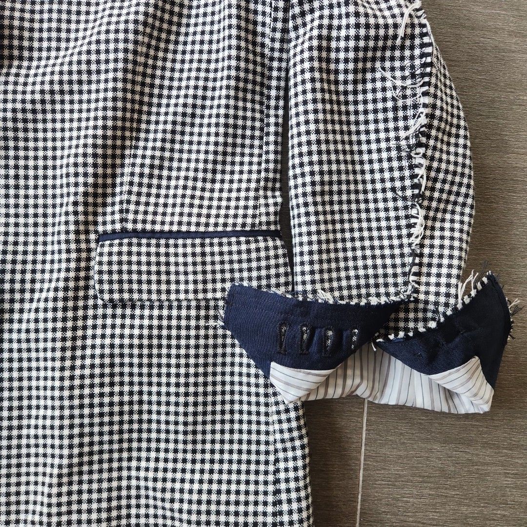 Golden goose raw hem artisanal houndstooth single breasted lined blazer (Category: Coats, Jackets and Outerwear) located in Tarlac. Submitted by ruggedoutline (Listing ID 1444809549, Image 2). Description: replaced front button (shipping included) uma wang, comme des garcons, cdg, ralph lauren.