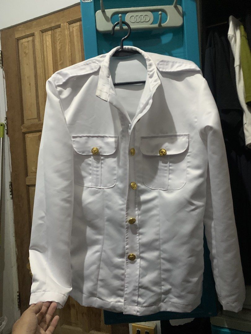 Graduation Seaman Engine Cadet Formal Uniform – White Full Set (Category: Tshirts & Polo Shirts ) located in San Juan, La Union. Submitted by declutteringog7 (Listing ID 1444795492, Image 2). Description: Size: L-XL lp350 ✅ Item Details Set: Marine / Cadet Formal Uniform – White Full Set Includes: Long‑sleeve white jacket (gold anchor buttons, stand‑up collar, shoulder epaulets) + matching white trousers Condition: Excellent / Like New – clean, n