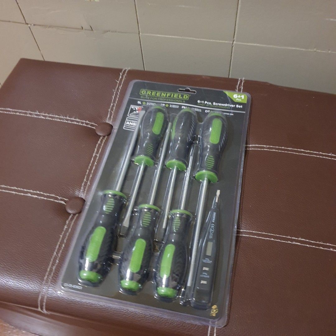 Greenfield screw drivers tool set stanley (Category: Construction Tools & Equipment) located in Pasig City. Submitted by thethinkers (Listing ID 1444726573, Image 2). Description: .