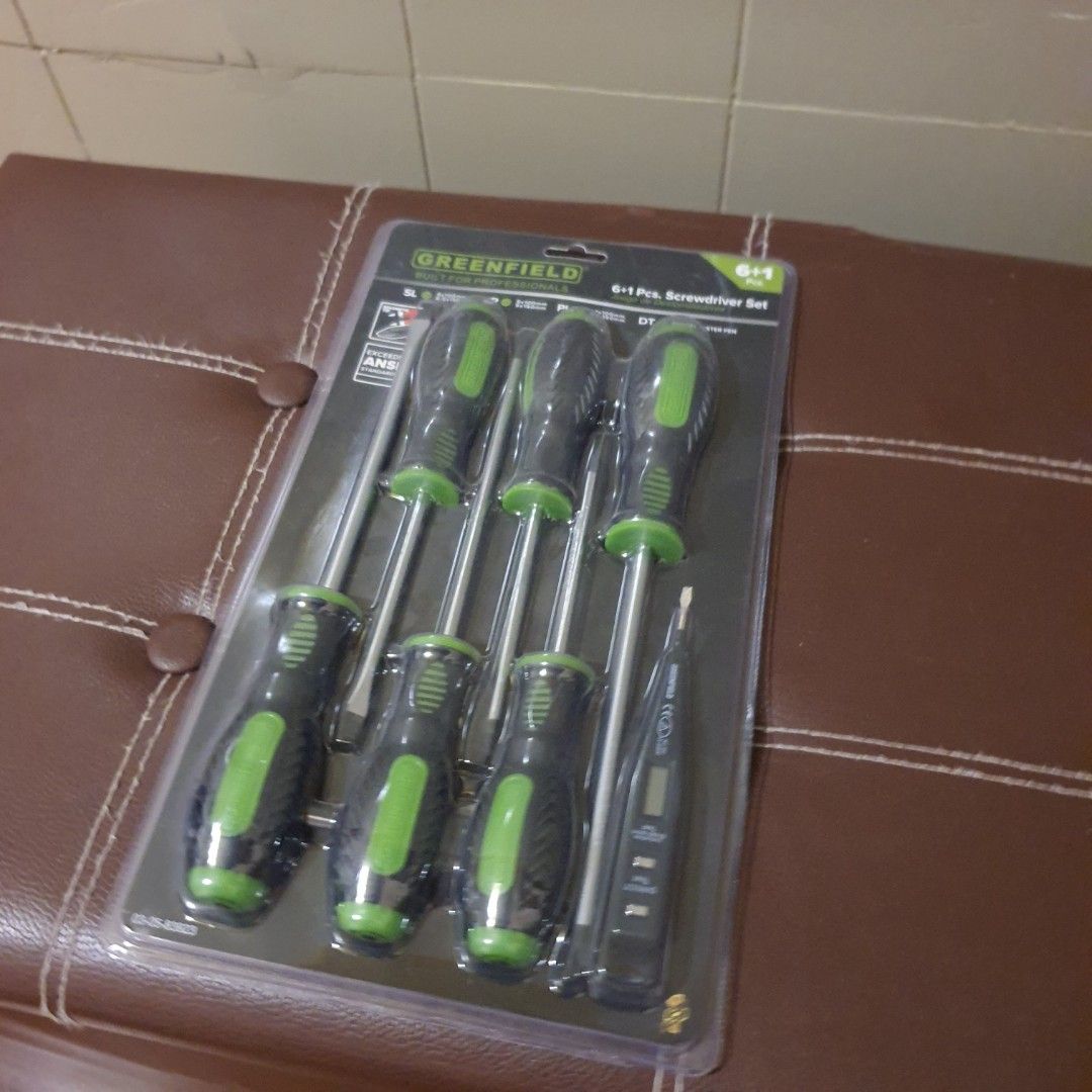 Greenfield screw drivers tool set stanley (Category: Construction Tools & Equipment) located in Pasig City. Submitted by thethinkers (Listing ID 1444726573, Image 3). Description: .