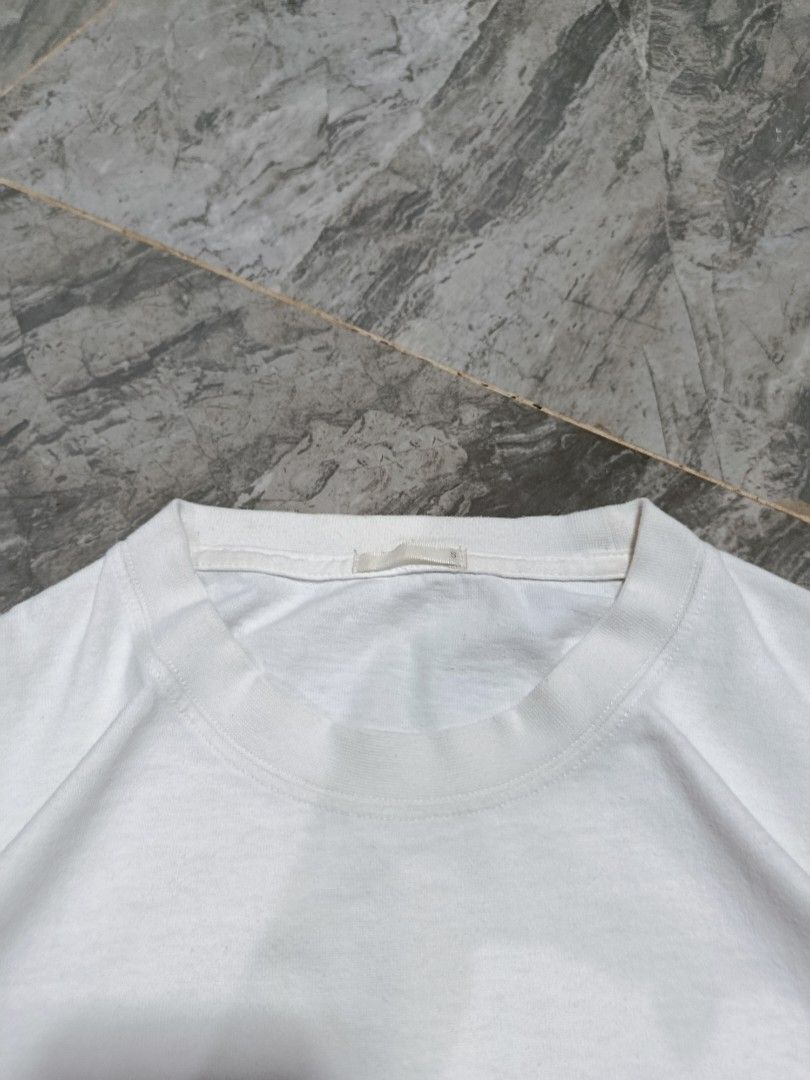 Gu double pocket patch tshirt (Category: Tshirts & Polo Shirts ) located in Prosperidad. Submitted by basicdept07 (Listing ID 1444236220, Image 3). Description: GU double pocket patch tshirt Mine: 🏷️249 + sf Dimes: 20.5 width/25 length Complete tags Color rate and condition: 9.5/10 Need wash only Kindly dm if interested 📥.