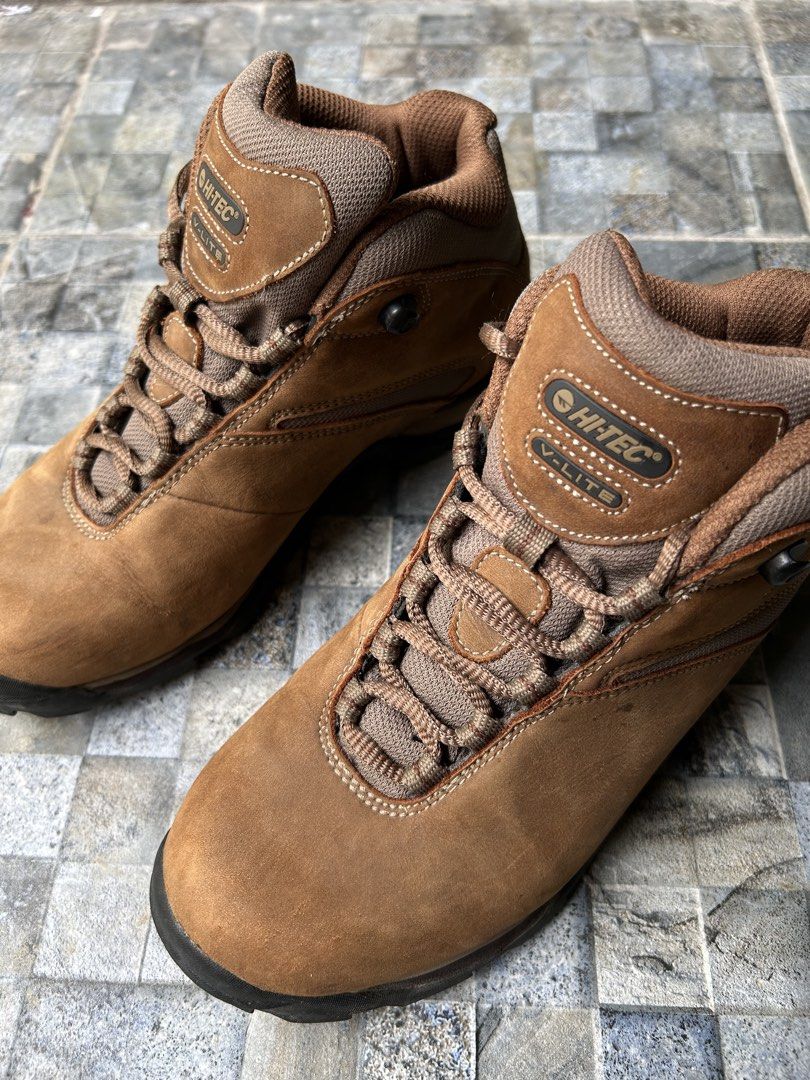 Hi-Tec V-Lite Brown Suede Hiking Boots US 7 (Category: Boots) located in Quezon City. Submitted by commonwealthpickerph (Listing ID 1444729448, Image 3). Description: Hi-Tec V-Lite Brown Suede Hiking Boots US 7 - Material: Brown Suede - Design: Mid-height hiking boots - Features: Sturdy laces, grip sole - Ideal for: Trails and outdoor adventures - Benefits: Comfortable and durable - In good condition - Has minor sign of used .