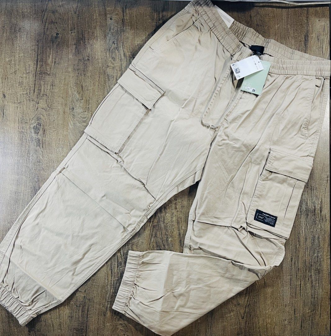 H&M cargo pants khaki mens (Category: Joggers) located in Quezon City. Submitted by akieo (Listing ID 1444770795, Image 1). Description: H&M cargo pants Brand new with tag Color: Khaki Size Medium ‼️ Now Selling 1,100 only Qc area Nationwide shipping .
