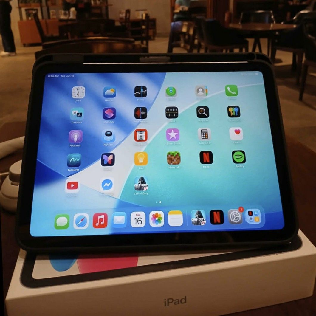 Ipad A16 128GB for Sale (Category: iPad) located in Manila. Submitted by awynn_ (Listing ID 1444755118, Image 3). Description: 128GB 99% Battery Health only 104 cycle count warranty until 12/08/2026 Complete with box and charger No issues Shipping via LBC.