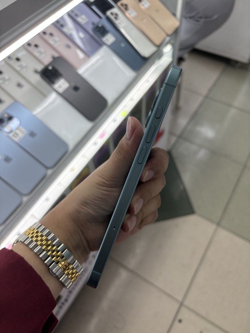 iPhone 16 Plus 512GB Factory Unlock No Issue Secondhand (Category: iPhone 16 Series) located in Pasig City. Submitted by FarAndRayShop (Listing ID 1444764744, Image 3). Description: OPEN FOR SWAP/SELLING/BUYING (RFS: Buy and Sell) Price: 46,499 iPhone 16 Plus 512GB •FACTORY UNLOCK •NO HIDDEN ISSUES •TEST TO SAWA •Authentic Phone Physical store in Greenhills Shopping Center XD-07 Stall Number Look For Rayray Or Anika NO CASH INSTALLMENT We are ope