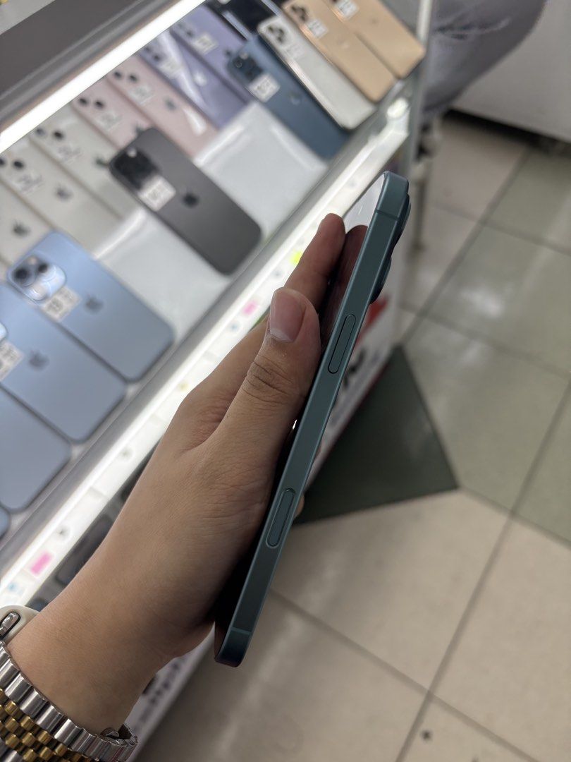 iPhone 16 Plus 512GB Factory Unlock No Issue Secondhand (Category: iPhone 16 Series) located in Pasig City. Submitted by FarAndRayShop (Listing ID 1444764744, Image 2). Description: OPEN FOR SWAP/SELLING/BUYING (RFS: Buy and Sell) Price: 46,499 iPhone 16 Plus 512GB •FACTORY UNLOCK •NO HIDDEN ISSUES •TEST TO SAWA •Authentic Phone Physical store in Greenhills Shopping Center XD-07 Stall Number Look For Rayray Or Anika NO CASH INSTALLMENT We are ope