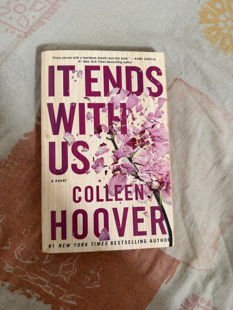 It Ends With Us by Colleen Hoover Paperback Novel (Category: Storybooks) located in Lipa City. Submitted by chiechums (Listing ID 1444701074, Image 1). Description: - (ANNOTATIONS CAN BE REMOVED) - "It Ends With Us" by Colleen Hoover, #1 New York Times Bestselling Author. - Pages are clean with minor discoloration on the edges. - Some pages have light pink highlighting..