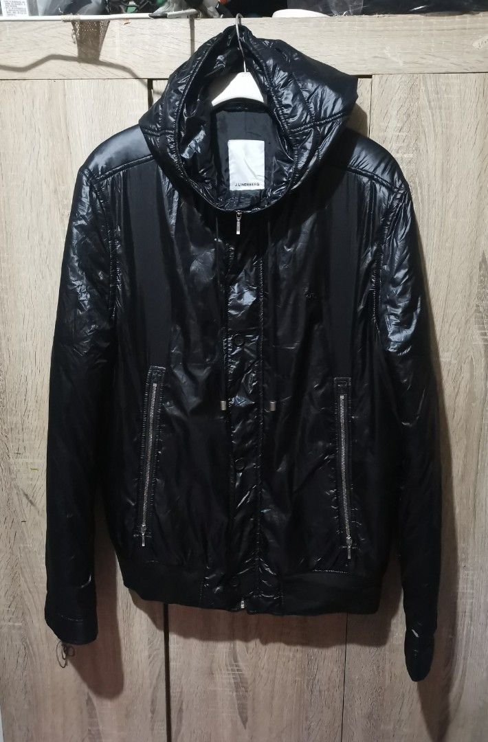 J. LINDEBERGE bomber hooded jacket full zip (Category: Coats, Jackets and Outerwear) located in San Pedro. Submitted by thriftersthrift (Listing ID 1444853563, Image 1). Description: Width(inches) :21.5 Length(inches) :26.5 Good condition Color rate : 10 /10 🌵ALL ITEMS ARE FROM UKAY BALE SO MANAGE YOUR EXPECTATION 🌵 ASK SELLER FOR MORE INFORMATION COLOR MAY CHANGE TRU LIGHTING.