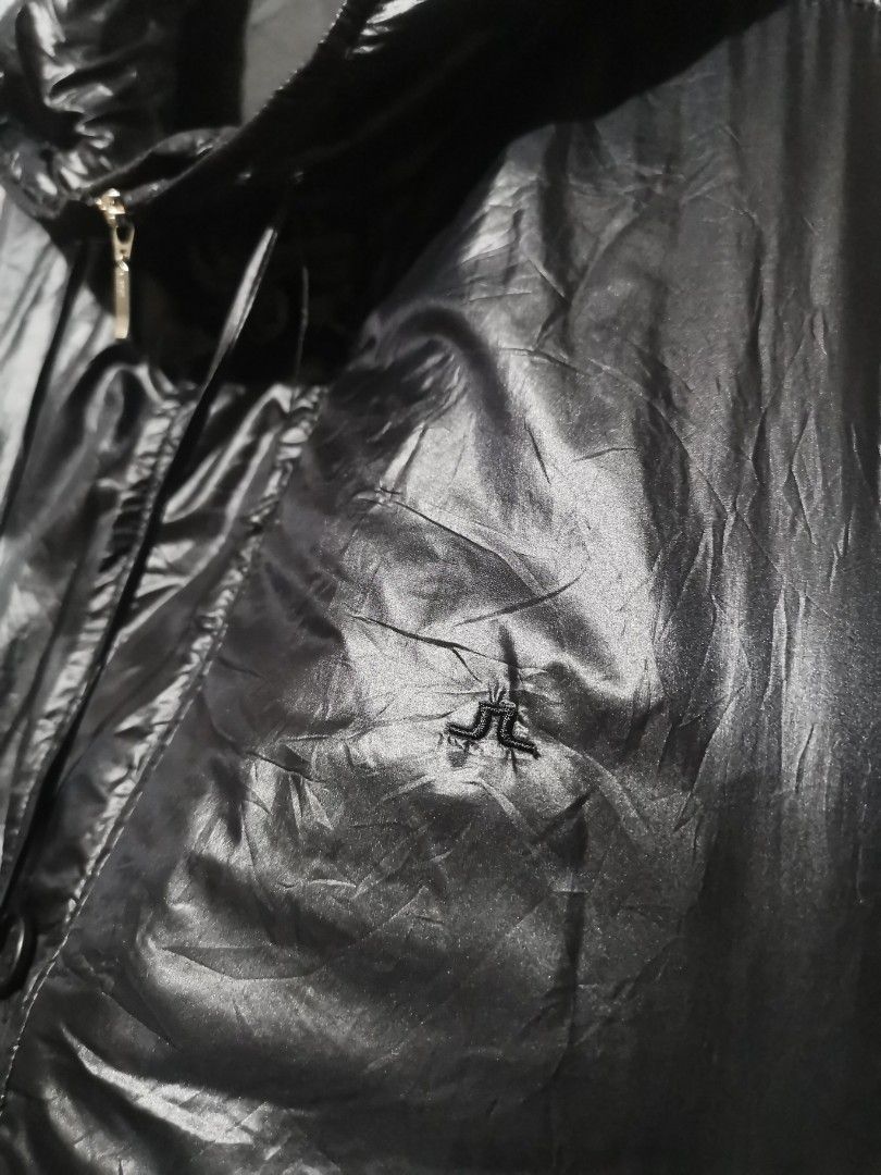 J. LINDEBERGE bomber hooded jacket full zip (Category: Coats, Jackets and Outerwear) located in San Pedro. Submitted by thriftersthrift (Listing ID 1444853563, Image 3). Description: Width(inches) :21.5 Length(inches) :26.5 Good condition Color rate : 10 /10 🌵ALL ITEMS ARE FROM UKAY BALE SO MANAGE YOUR EXPECTATION 🌵 ASK SELLER FOR MORE INFORMATION COLOR MAY CHANGE TRU LIGHTING.