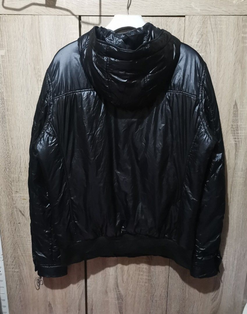 J. LINDEBERGE bomber hooded jacket full zip (Category: Coats, Jackets and Outerwear) located in San Pedro. Submitted by thriftersthrift (Listing ID 1444853563, Image 2). Description: Width(inches) :21.5 Length(inches) :26.5 Good condition Color rate : 10 /10 🌵ALL ITEMS ARE FROM UKAY BALE SO MANAGE YOUR EXPECTATION 🌵 ASK SELLER FOR MORE INFORMATION COLOR MAY CHANGE TRU LIGHTING.