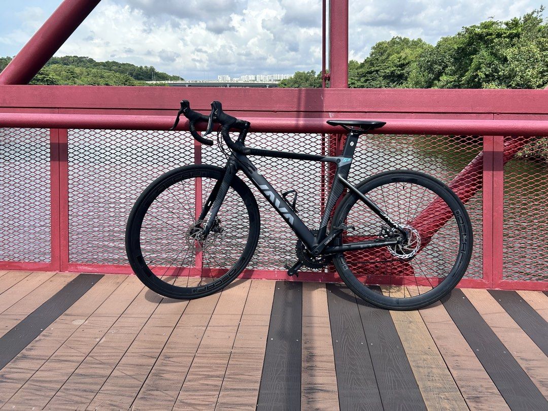 Java Siluro 3 (Category: Bicycles) located in Singapore. Submitted by enrique_sim (Listing ID 1444709589, Image 1). Description: -Ready for your next ride or commuting -Frame Size: 53cm (M) -Brakes are just a little hard to use - Carbon Fork - Shimano Sora 2x9 speed (18) rear derailleur - Disc Brakes - Recently Pumped tires and changed bar tape grip - Recently sent for maintenance ($100) - Minor tears and Scratches -No crashes -Does not include a