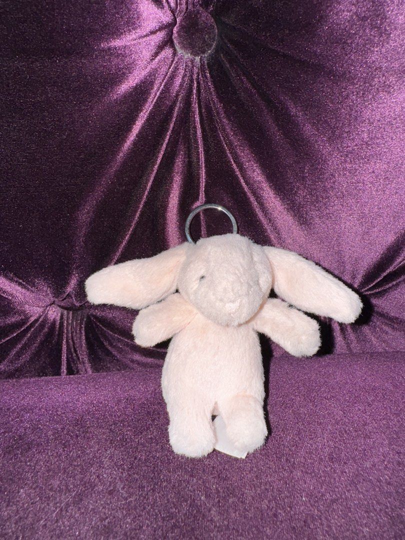 Jellycat Bashful Blush Bunny Bag Charm (Category: Charms) located in Valenzuela. Submitted by gracemuy (Listing ID 1444792115, Image 1). Description: Authentic Jellycat Bashful Blush Bunny Bag Charm (retired) Lost Tags.