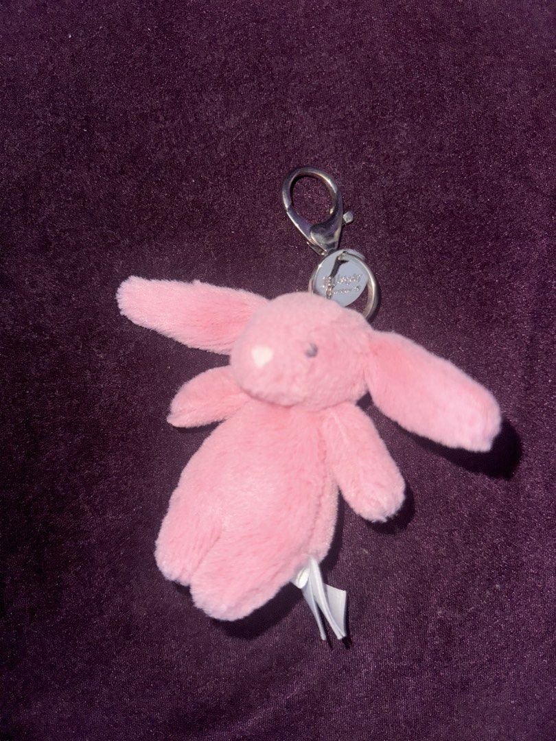 Jellycat Bashful Pink Bunny Bag Charm (Category: Charms) located in Valenzuela. Submitted by gracemuy (Listing ID 1444790966, Image 1). Description: Authentic Jellycat Bashful Pink Bunny Bag Charm.