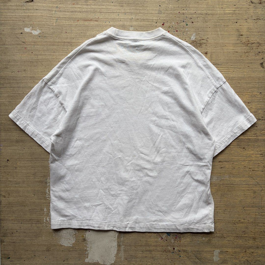 Jil Sander Boxy Logo T Shirt (Category: Tshirts & Polo Shirts ) located in Manila. Submitted by stablesource (Listing ID 1444760175, Image 3). Description: Jil Sander Boxy Logo T Shirt Size Small Dimension: 23.5 Width 26.5 Length Needwash Sign of Usage Kindly Check All Details Before Purchase🤝.