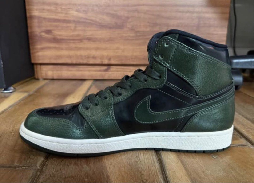 Jordan 1 Mid Grove Green (RARE PAIR) (Category: Sneakers) located in Las Pinas. Submitted by elijahdude (Listing ID 1444734206, Image 3). Description: Selling my RARE pair of 2016 Jordan 1 Grove Green. Mahirap na maghanap nito. - Selling for Php 6,000. - NO to LOWBALLERS - Size: 9 US. Lightly used, rubber outsole is like new and not worn down. Minimal creasing - Only issue: size tag fell off kasi luma na (see pics). No box, but box is just a regu