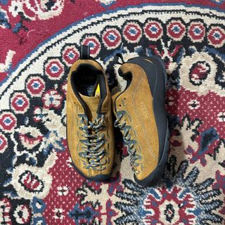 (Category: ) located in . Submitted by pulito.streetwear (Listing ID 1444694997, Image 1). Description: .