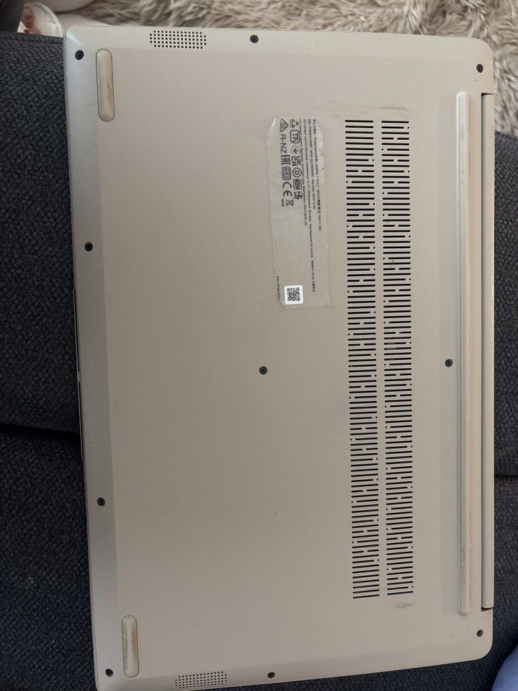 Laptop486524141207572482