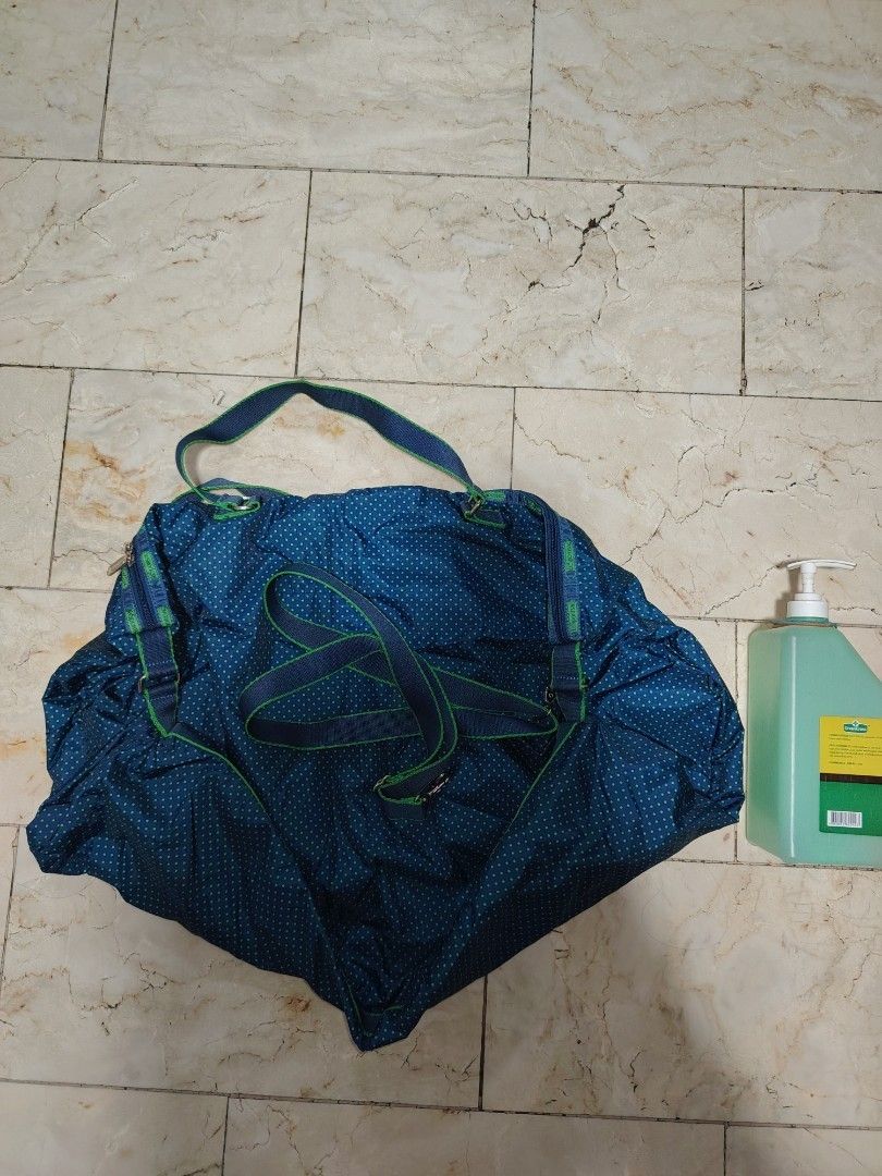 Lesportsac travel bag (Category: Tote Bags) located in Cainta. Submitted by tyra0521 (Listing ID 1444797398, Image 2). Description: Width (Length): 50 cm (~19.7 inches) Height: 34 cm (~13.4 inches) Depth (Width): 23 cm (~9.1 inches) [1].