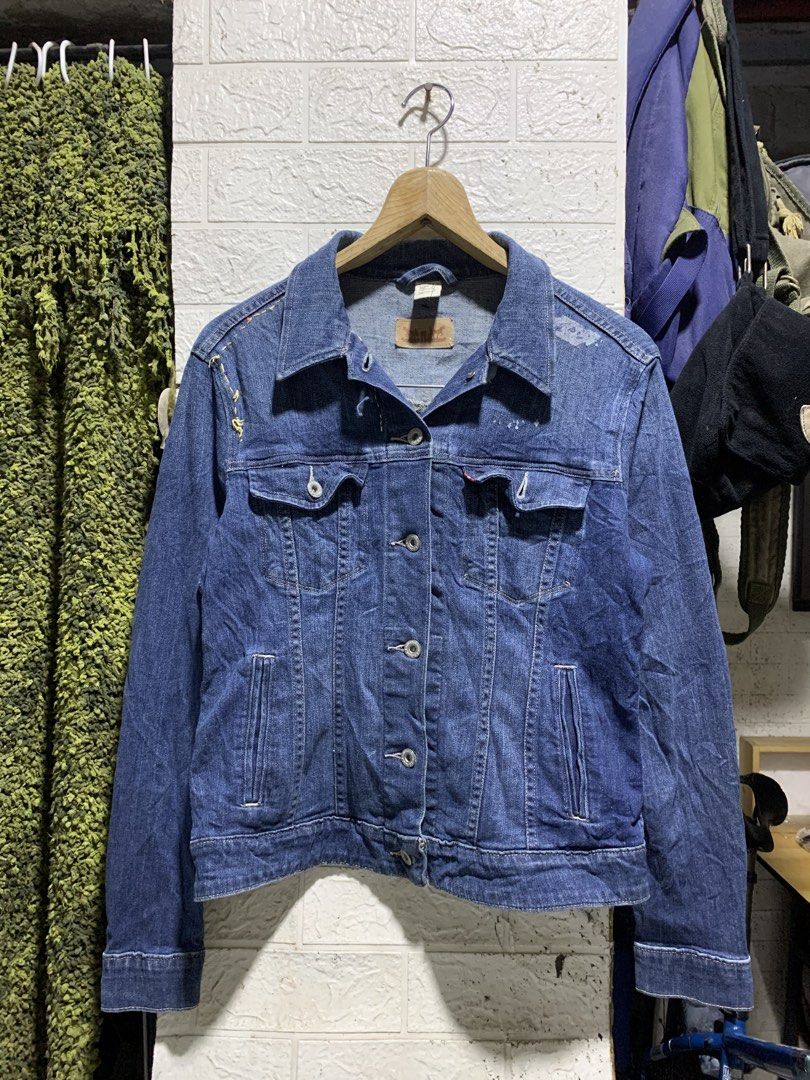 LEVI’S PATCHWORK DENIM JACKET (Category: Longsleeves) located in General Trias. Submitted by kyledeterala6969 (Listing ID 1444811907, Image 3). Description: Levi’s Denim No issue Like new Color rate - 10/10 Length - 23 Pit to pit - 19.
