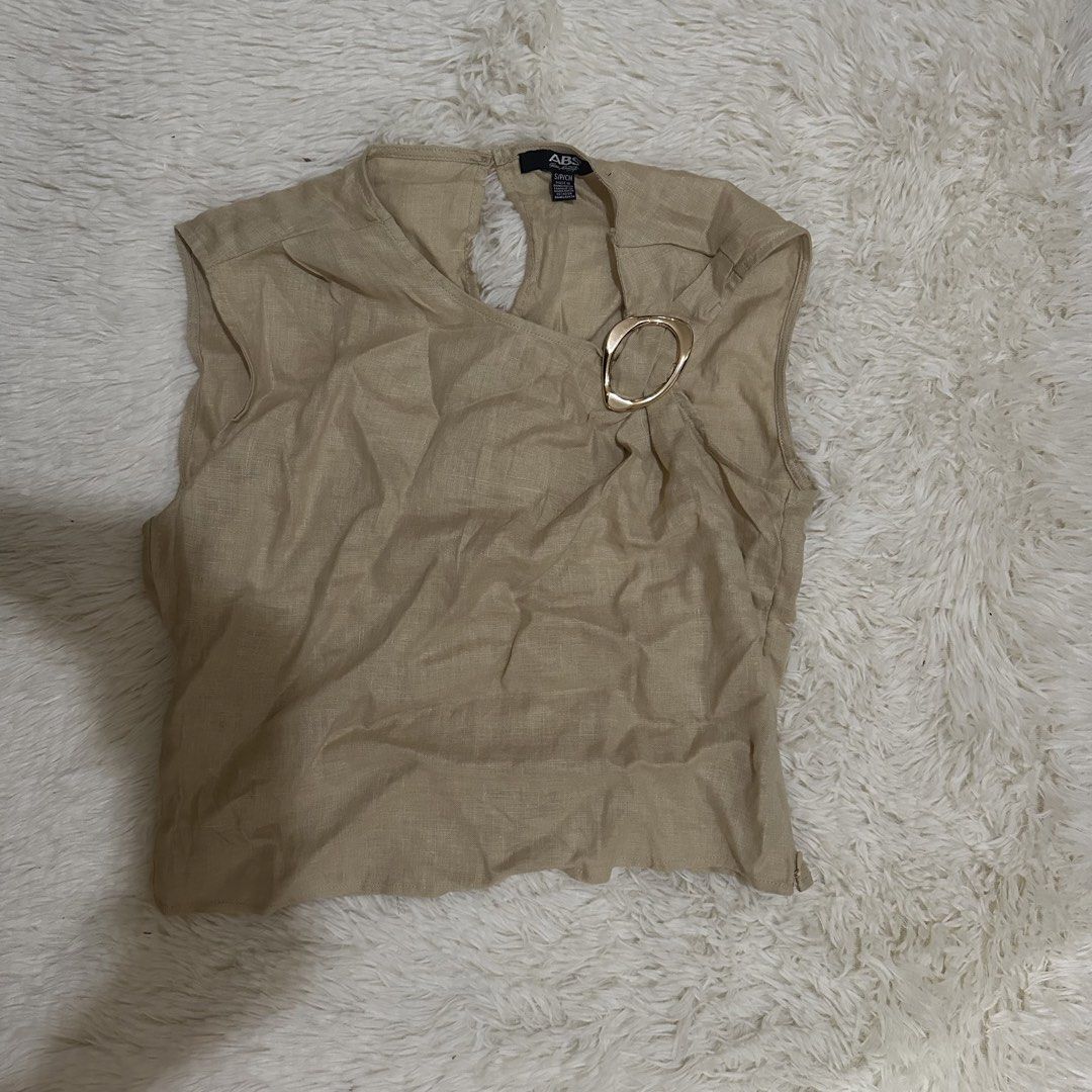 Linen Top (Category: Sleeveless) located in Lucena. Submitted by helpmedeclutter07 (Listing ID 1444768000, Image 1). Description: .