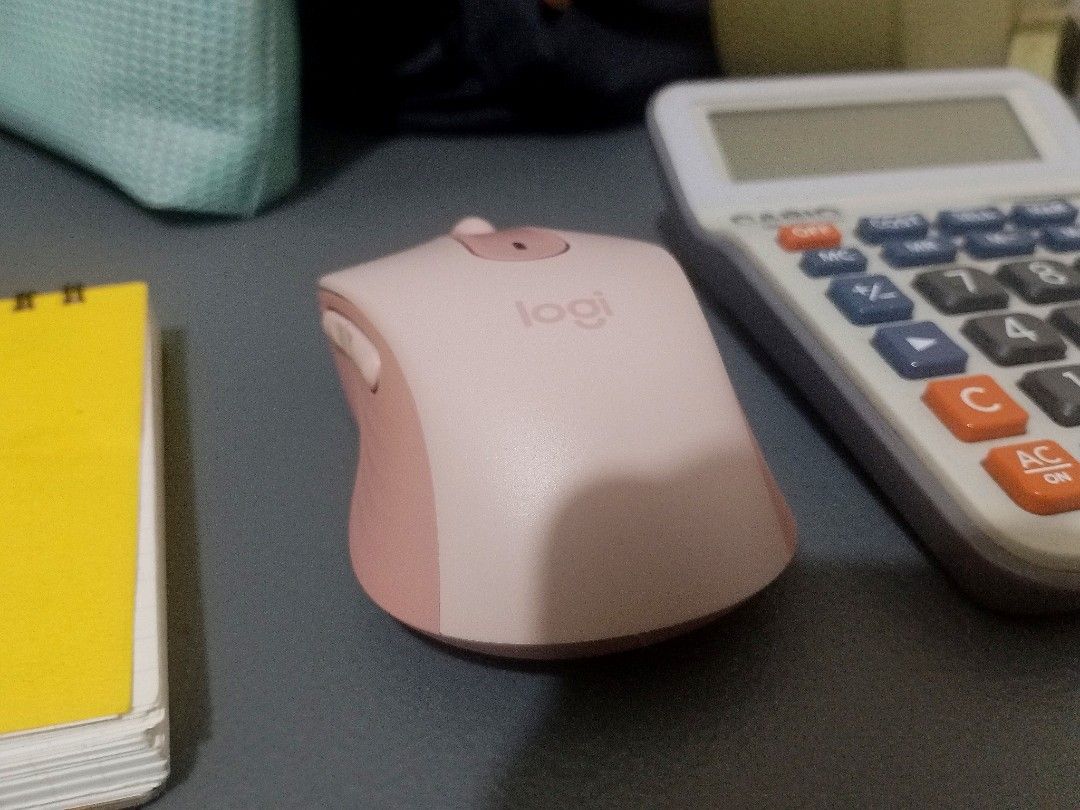 Logi M650 Pink Wireless Mouse (Category: Mouse & Mousepads) located in Manila. Submitted by richdg (Listing ID 1444763562, Image 3). Description: bought for 1,750 from the mall (June 2026) RFS: upgrade still working perfectly as new Productivity mouse with ergonomic design and smooth silent clicks. Easy wireless connectivity and pairing. Perfect for both work and home use..