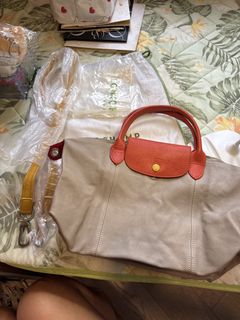 （分類：）位於 。 由 dorothytsoi 提交（商品編號 1444769979，圖片 1）。簡介： 。