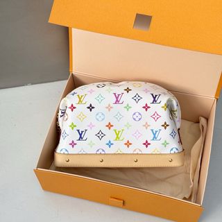 （分類：）位於 。 由 marivanidi 提交（商品編號 1444693096，圖片 1）。簡介： 。