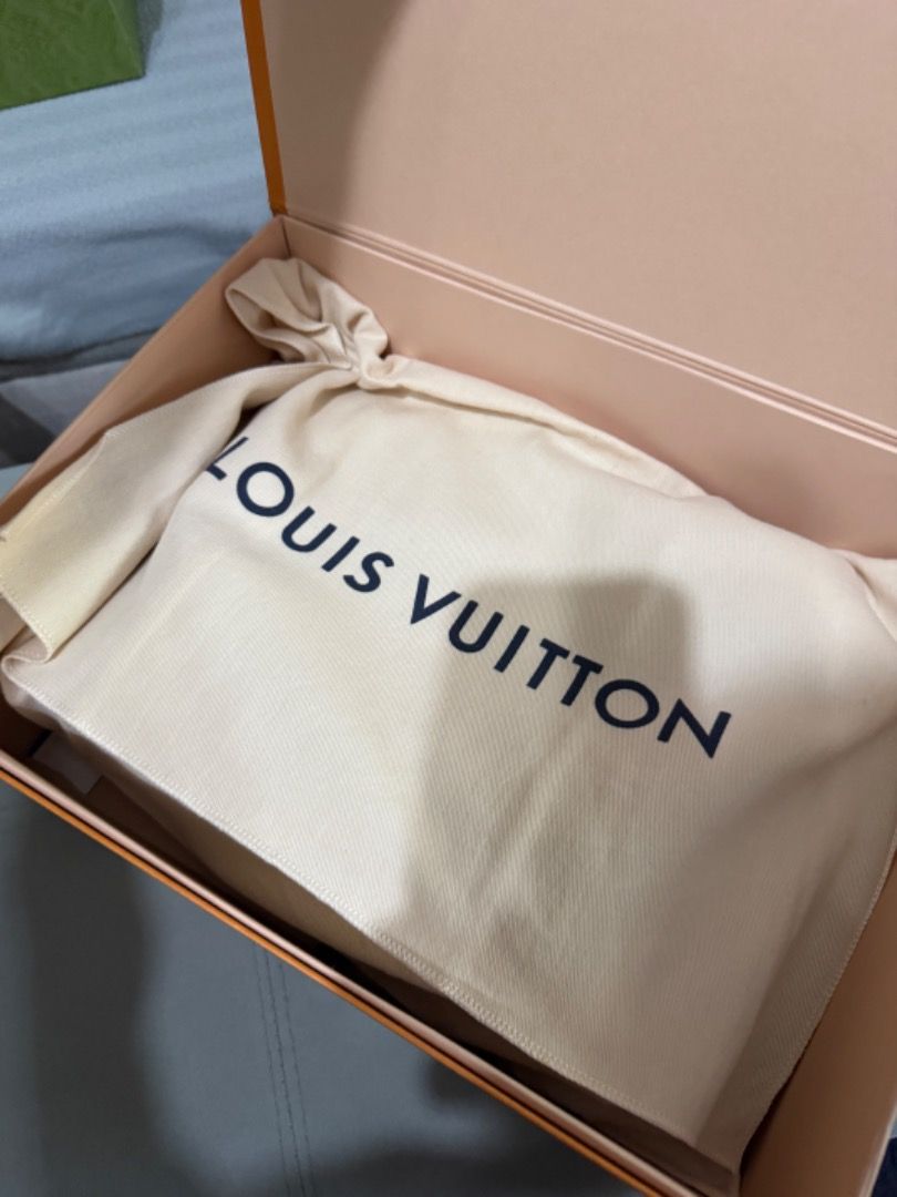 Louis Vuitton Monogram Messenger Bag (Category: Luxury Bags & Wallets) located in Quezon City. Submitted by directrlmartinez (Listing ID 1444690416, Image 2). Description: Selling this barely used Louis Vuitton Magnetic Messenger Bag in Monogram Macassar M45557 RFID (authenticity check). Measurements: (HxWxD) 22cm x 25cm x 7cm / 8.66'' x 9.84'' x 2.75'' Inclusion: Bag Dustbag Autheticity Tag/RFID Box Paper Bag Purchased in Louis Vuitton Champs El