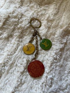 (Category: ) located in . Submitted by twilly.apparel2 (Listing ID 1444701663, Image 1). Description: .