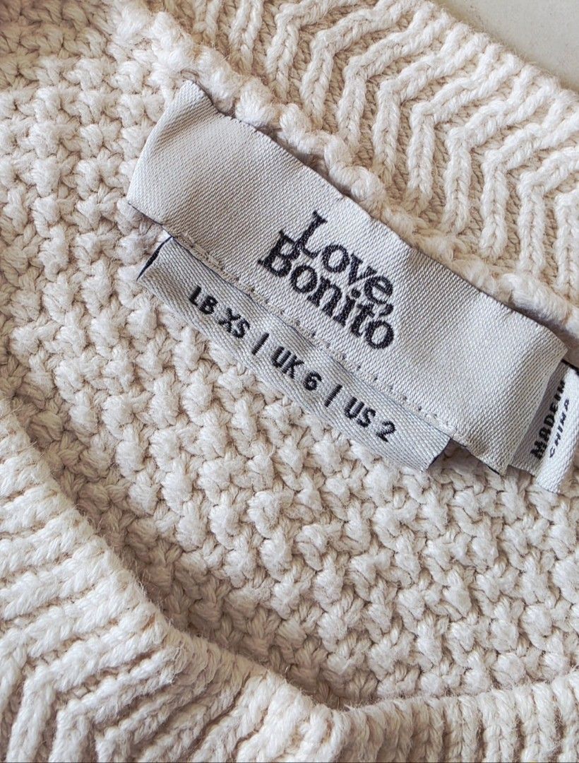 Love, Bonito Knit Crop Blouse (Category: Blouses) located in Manila. Submitted by closetbyandy (Listing ID 1444719457, Image 3). Description: ✨please READ before making an inquiry and placing your order(s) to avoid misunderstanding 📍I will not entertain inquiries or orders from accounts with a history of negative reviews (buyer or seller). This policy protects both my shop's reputation and my experience as a seller. 📍Offer only if you intend to