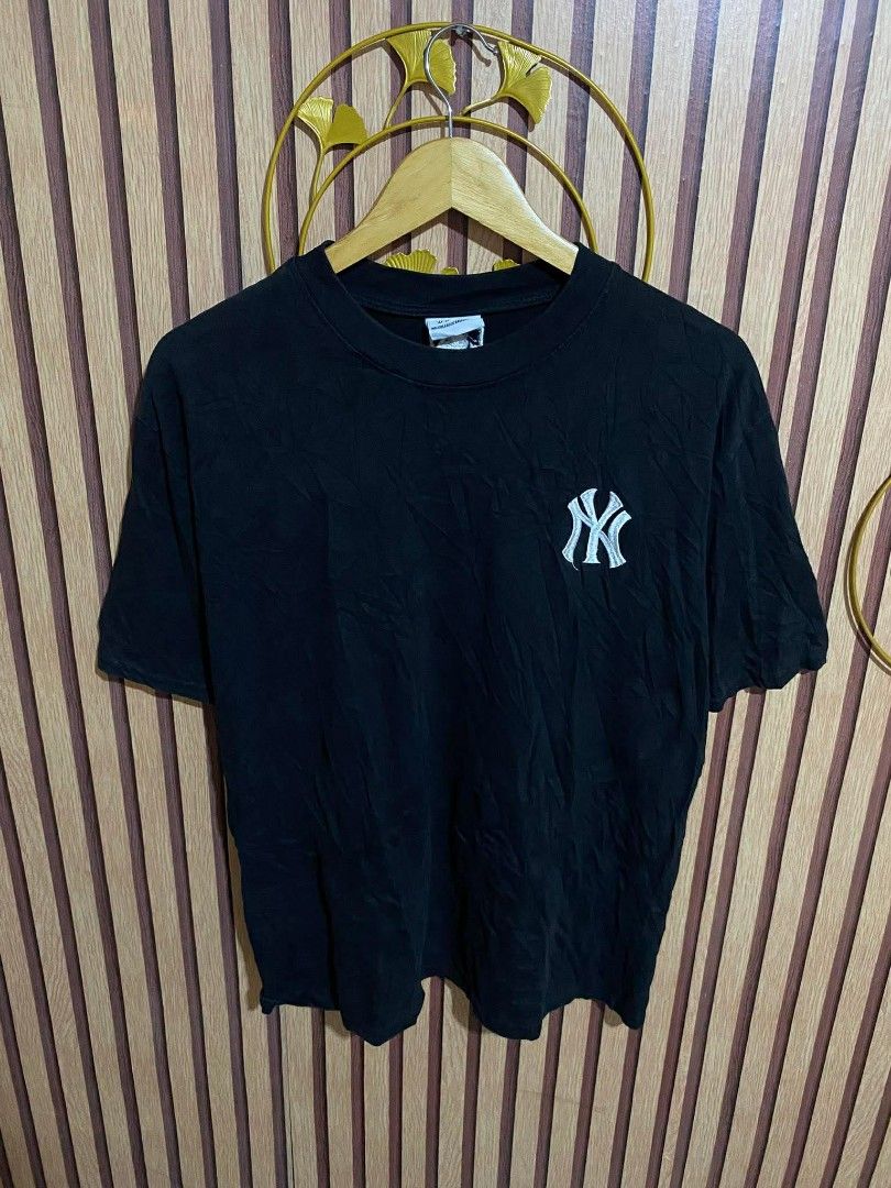 MAJOR LEAGUE NEW YORK YANKESS (Category: Tshirts & Polo Shirts ) located in Dipolog. Submitted by 2hccollective (Listing ID 1444793868, Image 2). Description: NO ISSUE GOOD CONDI MEDIUM 9/10 COLORATE DIMES : 21 X 27.