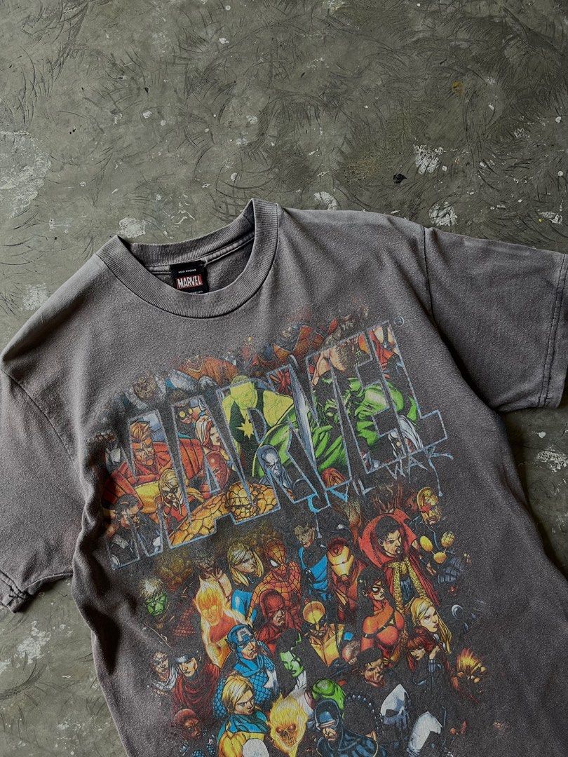 MARVEL CIVIL WAR MAD ENGINE 2007 (Category: Tshirts & Polo Shirts ) located in Marikina City. Submitted by athleticarchivesph (Listing ID 1444753540, Image 2). Description: Size: M 📐Length: 27.5 inches 📐Pit to pit: 19 inches 📐Sleeves: 8 inches Tag: Hard Issue: Extreme Sun fade, fading print, 1 stitch reworked, faded washtag, lints (see photos) Condition: Used — Fair * FREE SHIPPING NATIONWIDE ⚠️ 𝑵𝑶 𝑪𝑶𝑫 (𝑵𝑶 𝑪𝑨𝑺𝑯 𝑶𝑵 𝑫𝑬𝑳𝑰𝑽𝑬𝑹𝒀