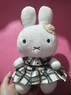 (Category: ) located in . Submitted by lovelycoloursss (Listing ID 1444695248, Image 1). Description: .