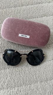 (Category: ) located in . Submitted by 5ftshop (Listing ID 1444694847, Image 1). Description: .