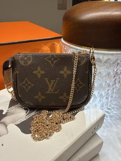(Category: ) located in . Submitted by awesome_vintage_hermes (Listing ID 1444778900, Image 1). Description: .