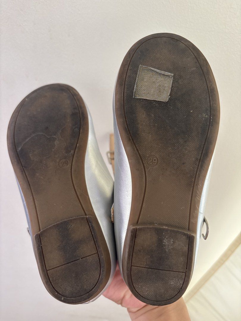 My Feet Silver Shoes - Size 29 (Category: Flats & Sandals) located in Quezon City. Submitted by ownedandloved (Listing ID 1444689031, Image 2). Description: - Cute silver shoes for kids - Size 29 -rarely used; just needs cleaning -Rfs: outgrown .