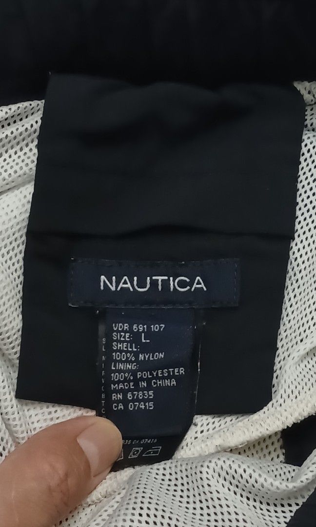 Nautica Short (Category: Activewear) located in Antipolo. Submitted by d.tuazon (Listing ID 1444788544, Image 3). Description: These black shorts resemble Nautica board shorts featuring a drawstring waist.Size 36.Price is 375 only.Mukhang bago pa sya.Rizal area.Shipping sagot ng buyer..