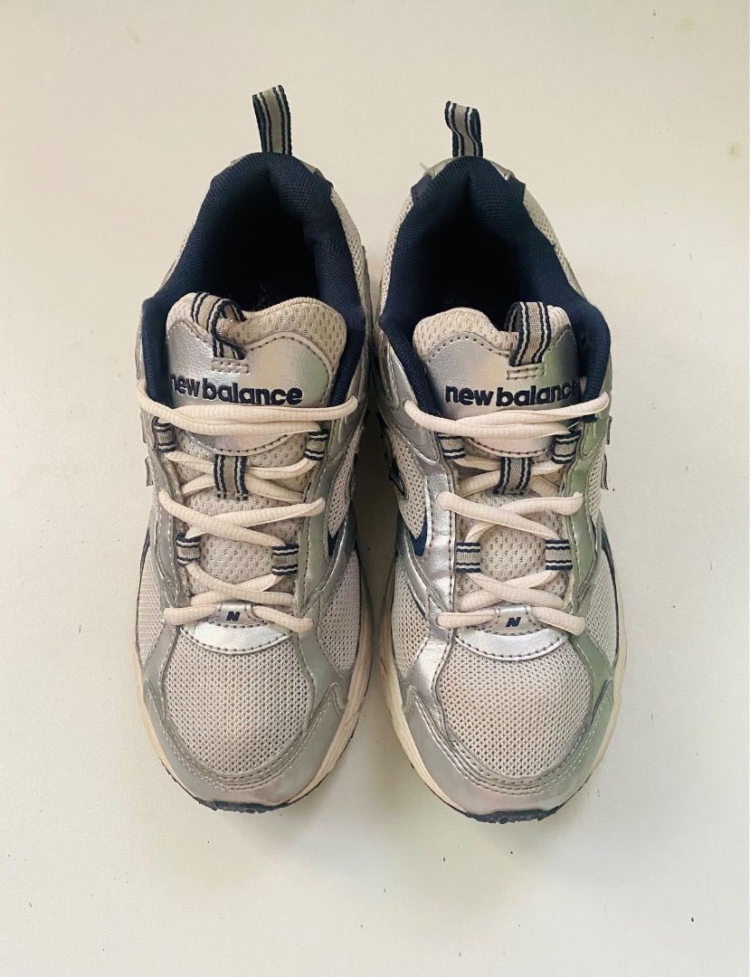 New Balance 408 (Category: Sneakers) located in San Carlos. Submitted by kicksbuddy28 (Listing ID 1444733548, Image 2). Description: EU 37 22.5cm to 23cm EXCELLENT CONDITION AUTHENTIC .