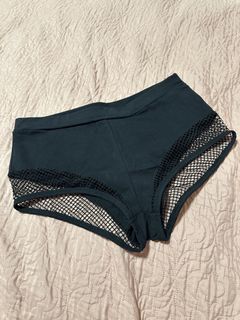 (Category: ) located in . Submitted by caufl.clothes (Listing ID 1444745299, Image 1). Description: .