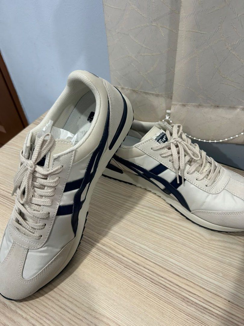 Onitsuka Tiger Mexico 66 Cream Navy Sneakers (Category: Sneakers) located in Singapore. Submitted by fal1enz (Listing ID 1444802890, Image 1). Description: 100% authentic Onitsuka Tiger From Japan Size: US 10 / UK 9 28cm Colour: White & Blue Reason: Wrong size Condition: 10/10 Price: Original Rm650, now letting go.